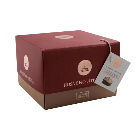 Rózsaszirommal, fügekaktuszsal töltött kézműves panettone